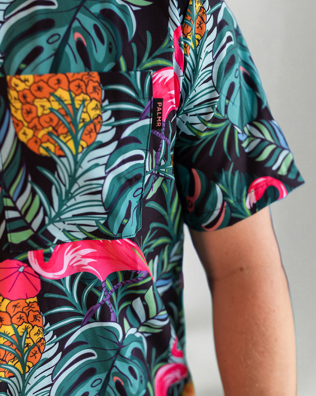 Palmr Style Baha Palm botton up short sleeve hawaiian shirt Mens Black Green Palm Leaf Flamingo Pineapple beach Resort wear Self-Care Sunglasses cleaner