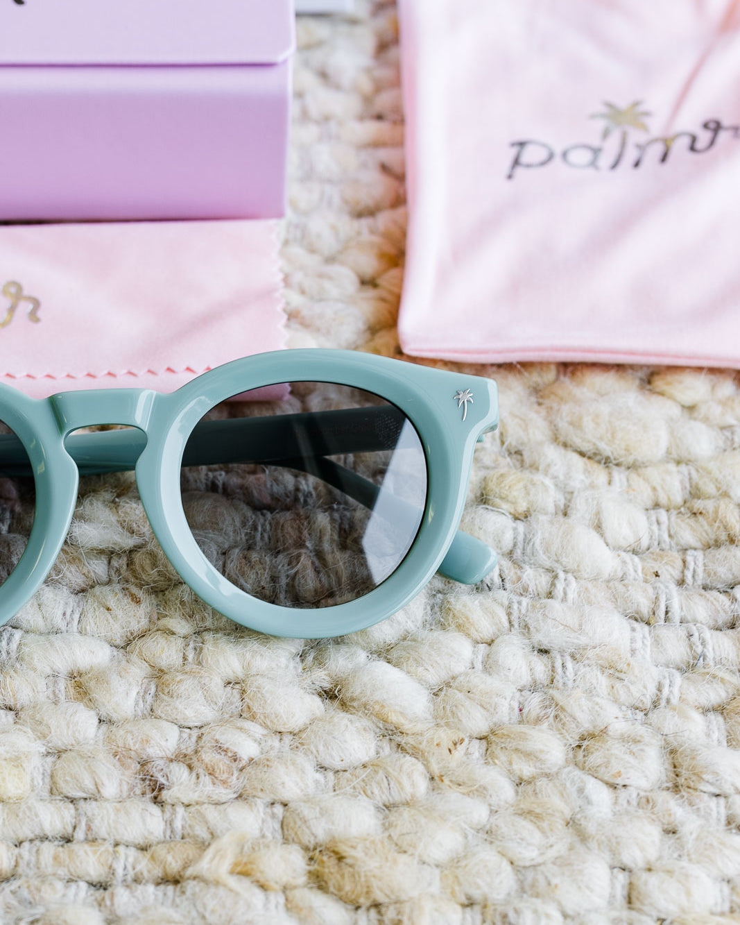 Palmr Style Beachcomber keyhole green sunglasses Resort Wear Selfcare T1D