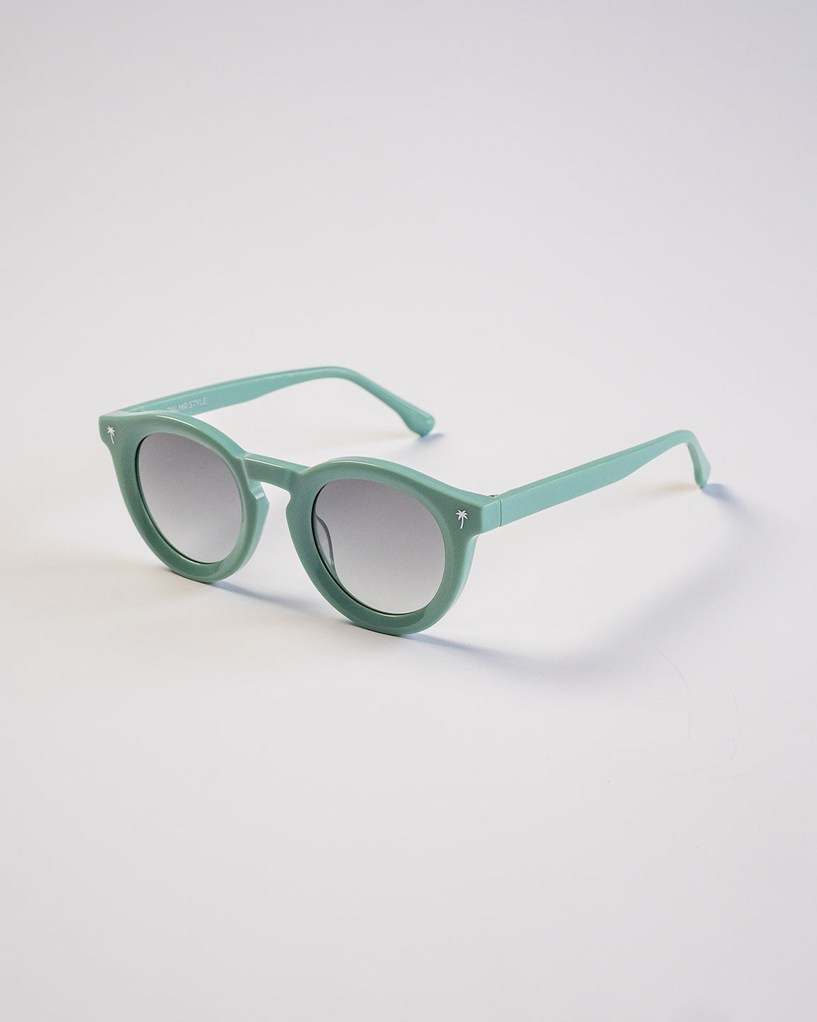 Palmr Style Beachcomber keyhole green sunglasses Resort Wear Selfcare T1D