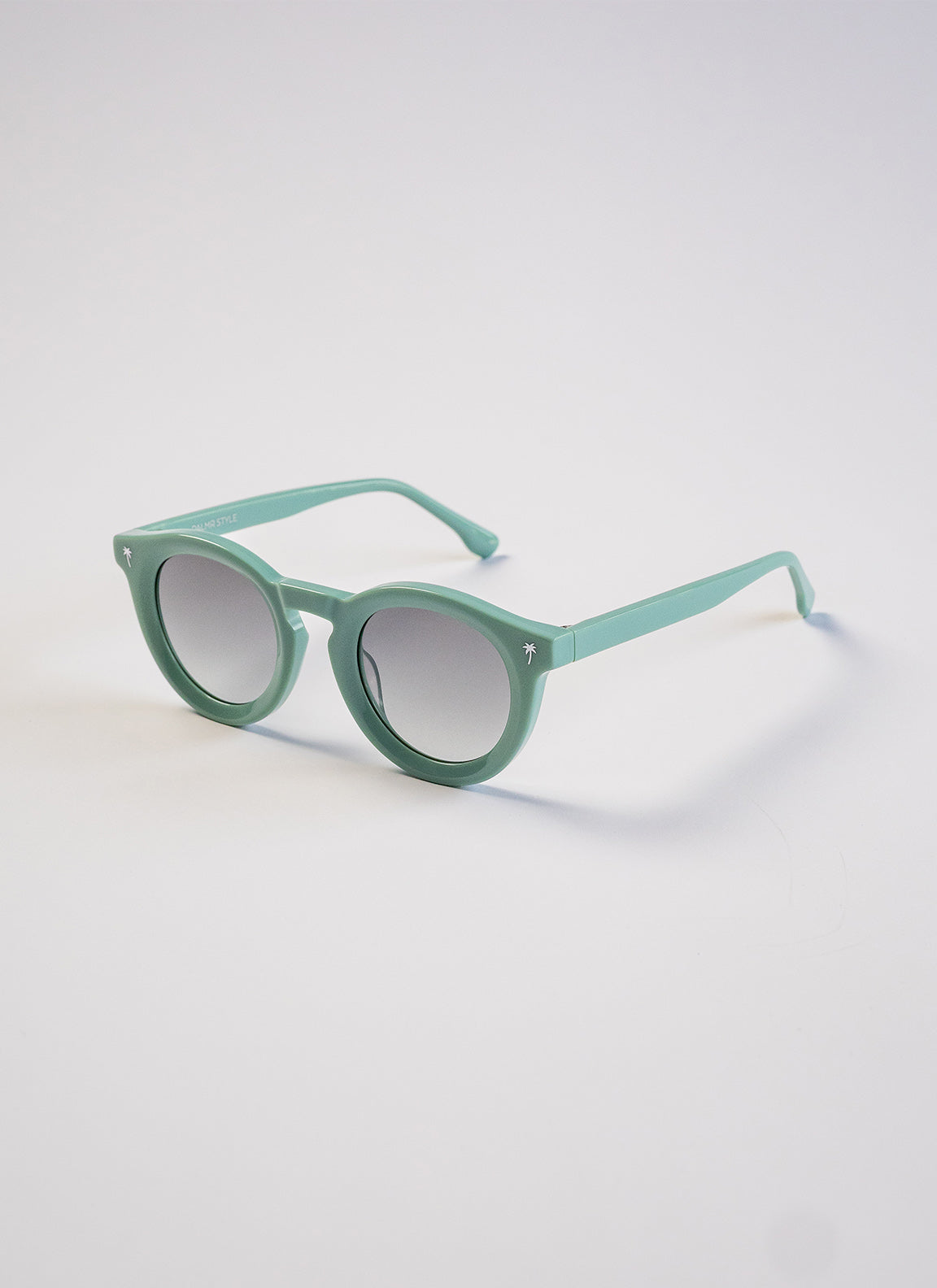 Palmr Style Beachcomber keyhole green sunglasses Resort Wear Selfcare T1D