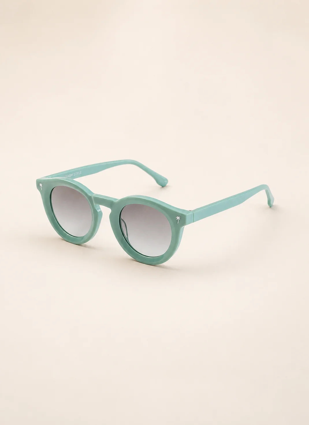 The Beachcomber Keyhole Sunglasses (Green): sunglasses | Palmr Style